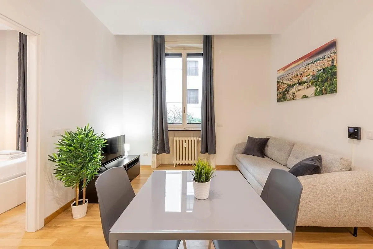 Central Station Suite - B Home Milan 0*,  Italy